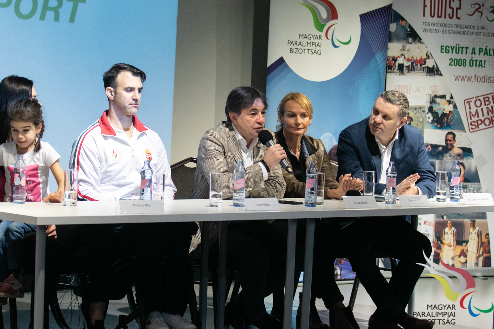 Drávucz Rita olimpikon, világ- és Európa-bajnok vízilabdázó és kislánya, Flóra, valamint Suba Róbert paralimpiai ezüstérmes kajakos lesz idén a Magyar Parasport Napjának nagykövete
