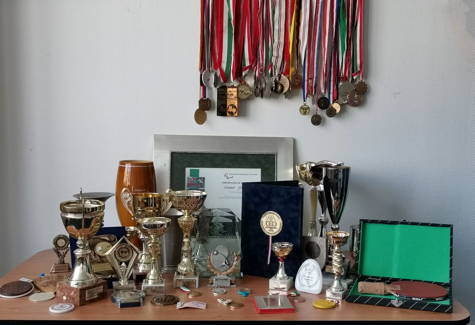 Tauber Zoltán sportrelikviáival gazdagodott a Magyar Paralimpiai Bizottság