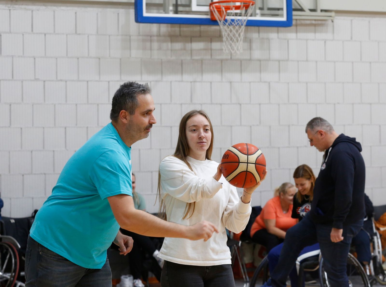 Pécsi bronzérem és parasport csillagok találkozója a IV. Rolling Basket Cup nemzetközi kerekesszékes kosárlabda tornán